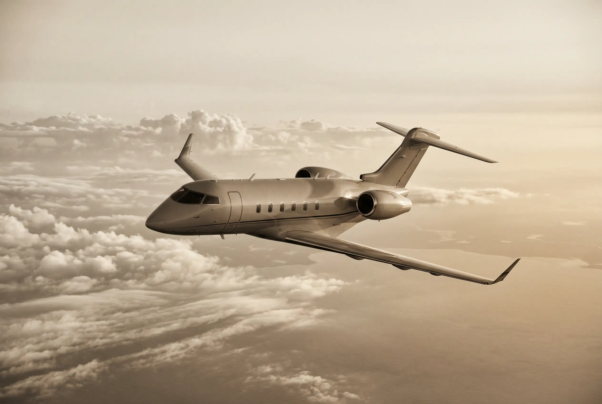 Bombardier Challenger 350 in flight at altitude en route from New York to Miami