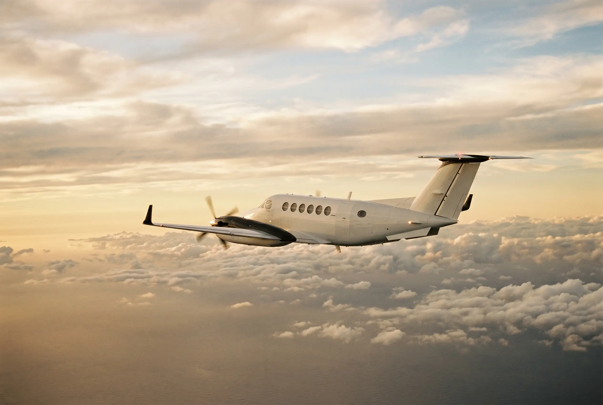 Beechcraft King Air 350i in flight at altitude en route from New York to Miami